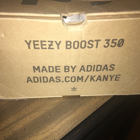 Yeezy boost butter v2 size 10 men’s - Picture 3 of 3